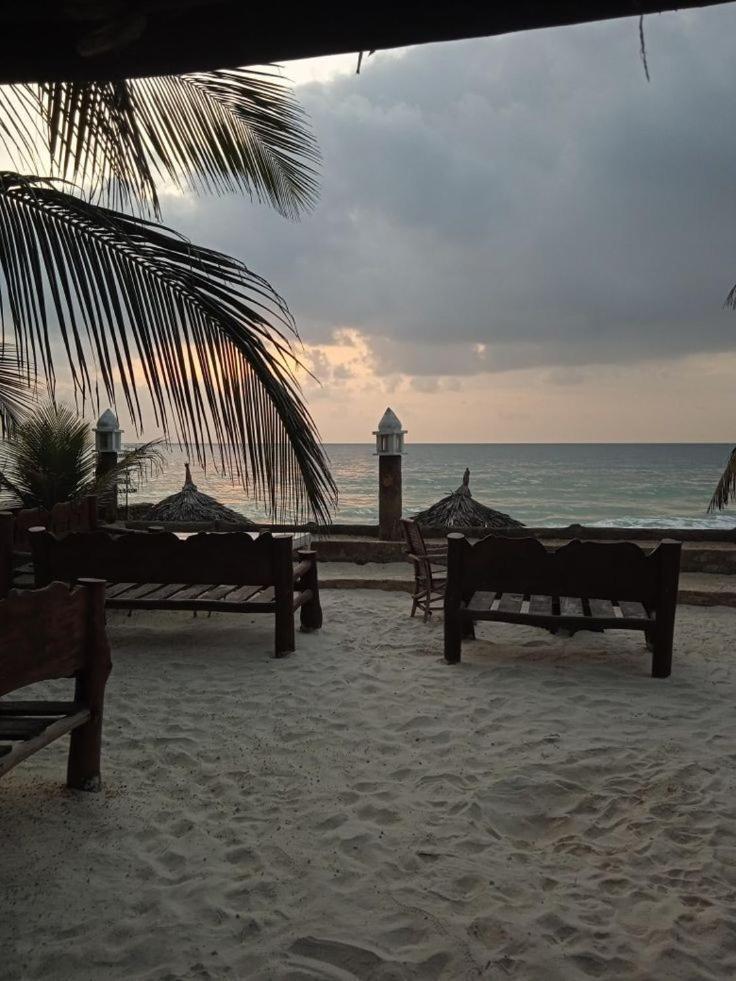 Tiwi Beach Resort & Spa 몸바사 외부 사진